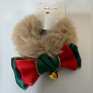 🛍️Any 5 items for $15 🛍️ fuzzy with bell scrunchie Christmas traditional colors